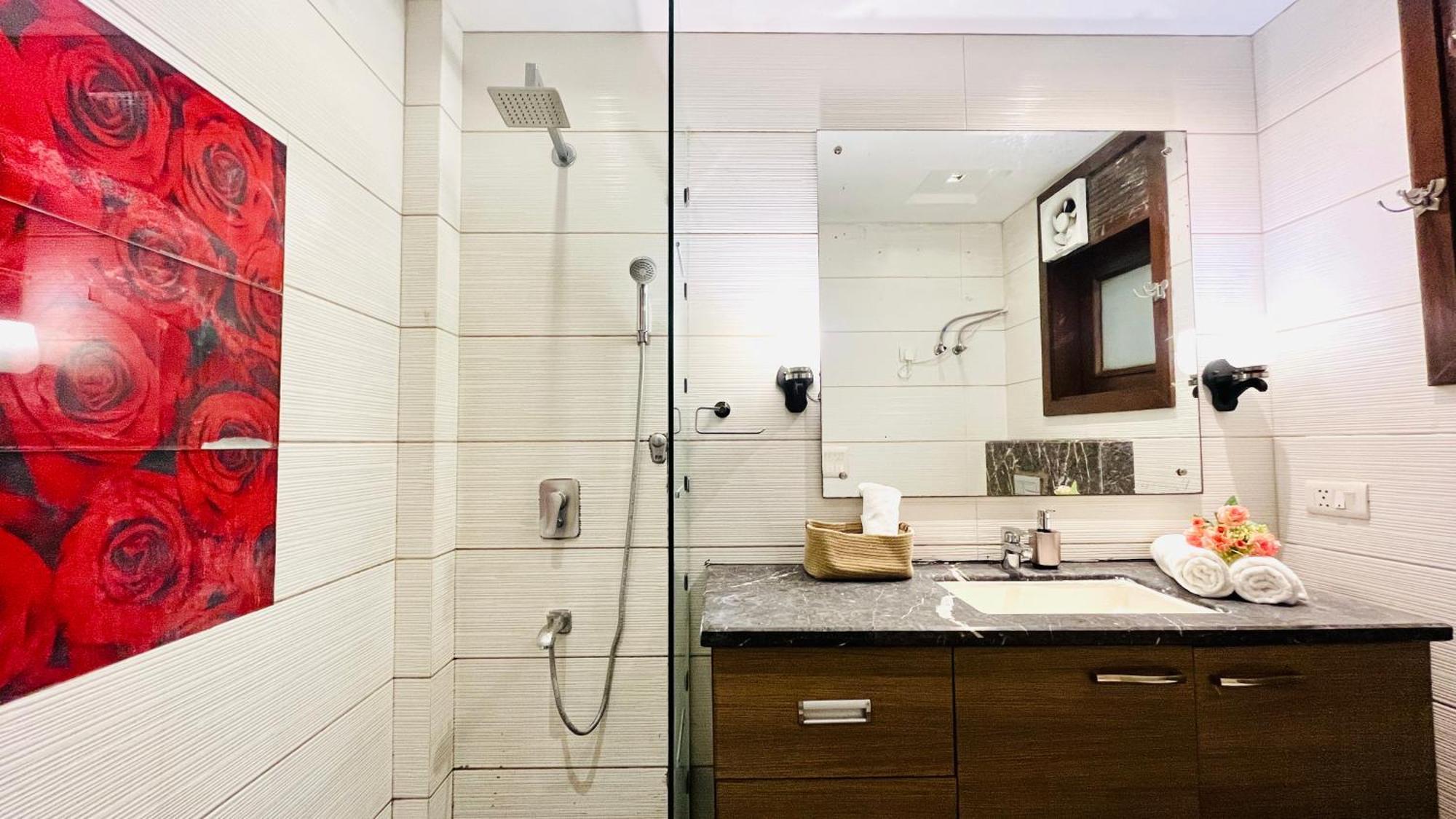 Olive Service Apartments - Greater Kailash New Delhi Room photo